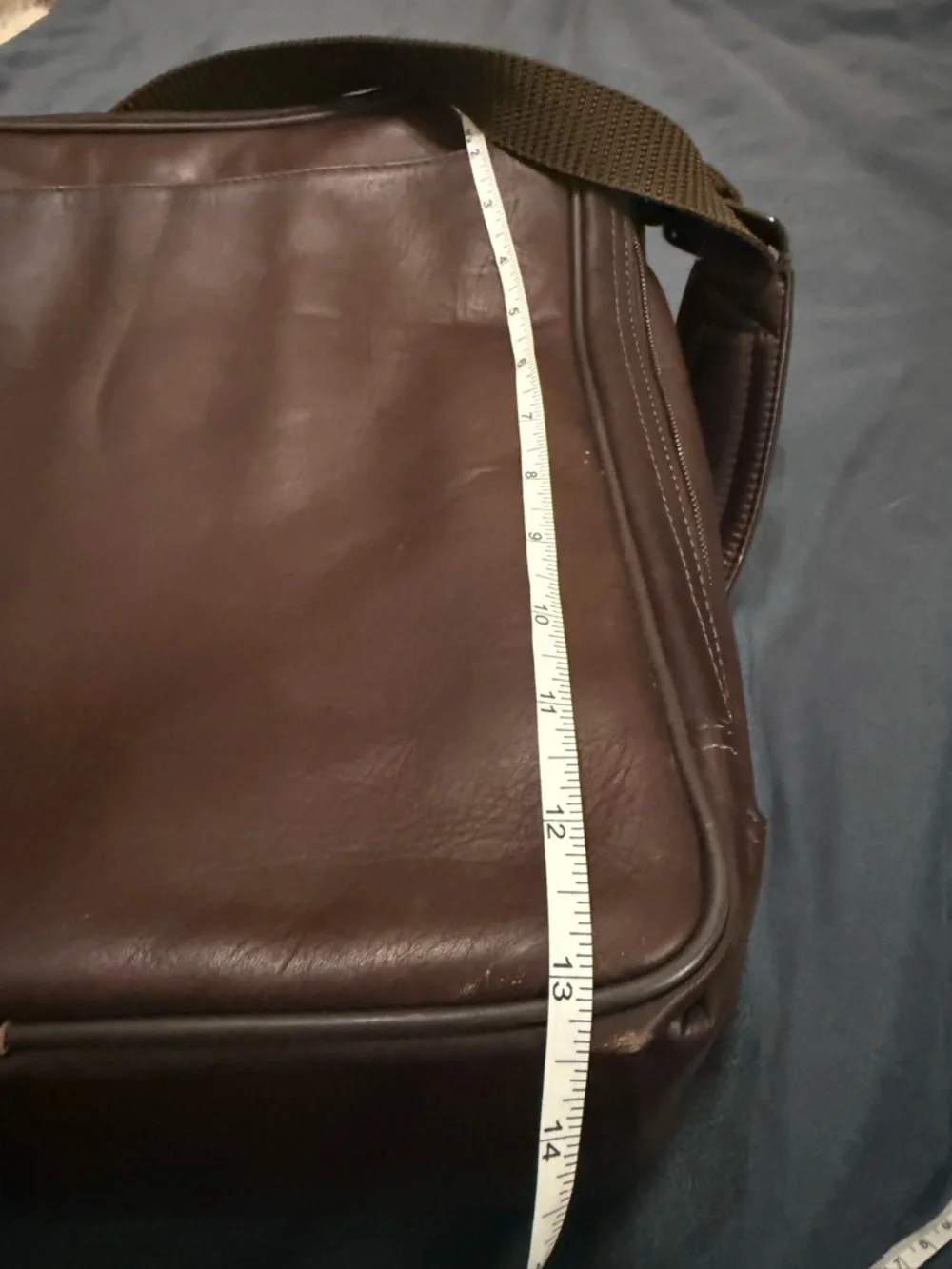 Avenues Classic Brown Leather Messenger Bag NWOT